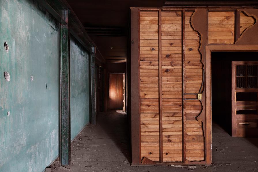 Two Doors, Bellevue Tennis Club