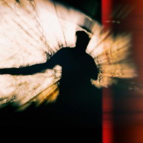 Prego, accomodatevi sulla destra   (Please, to the right) 