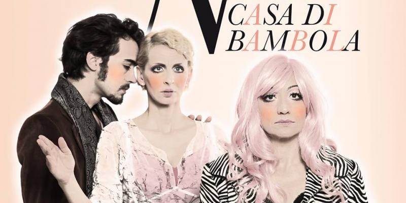 N nella casa di bambola