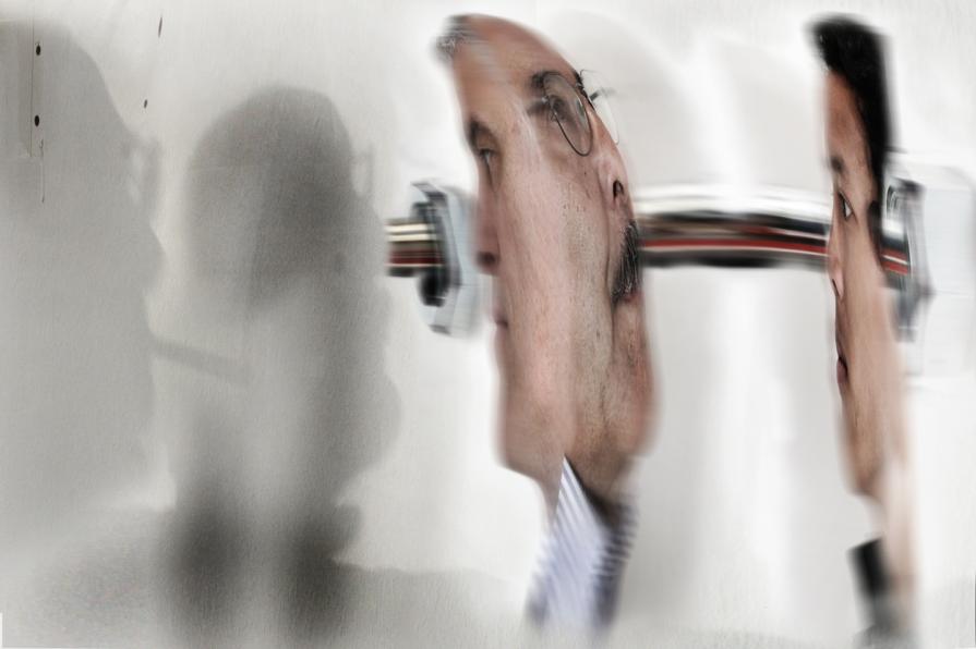 occassionali spettatori d'un folle.