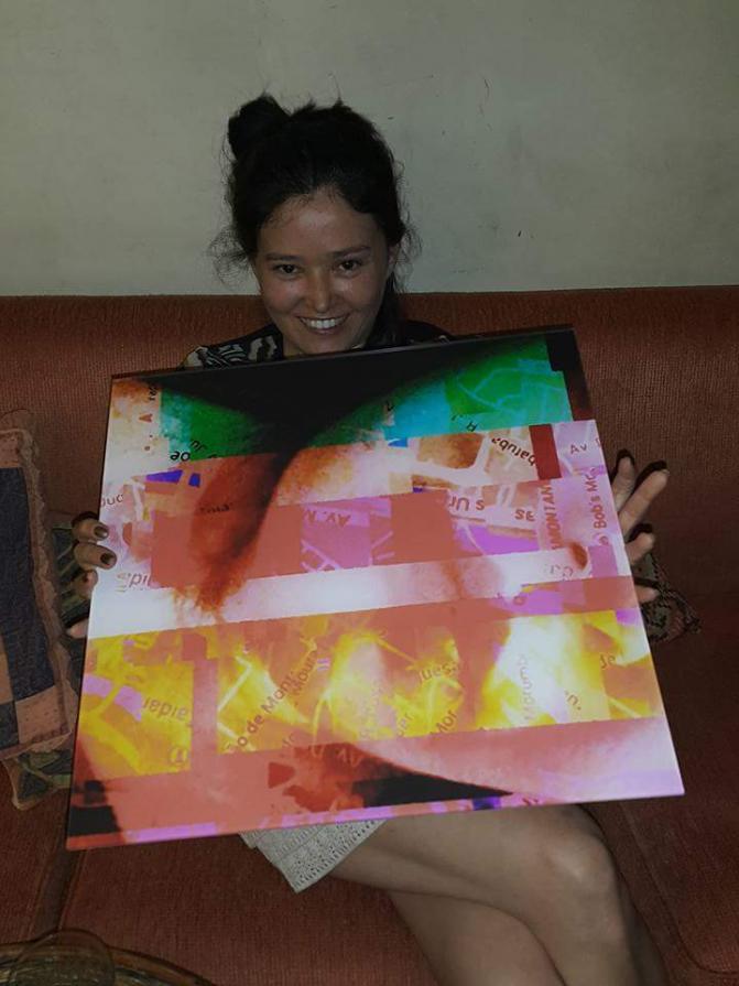 Me happy with my metacrilato piece