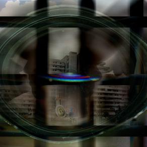 staccati dalla  lente,liberati dai  male.