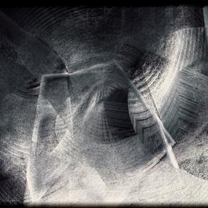 Prego, entra nel nulla  se vuoi.  ( Please go into nothingness  if you want) 