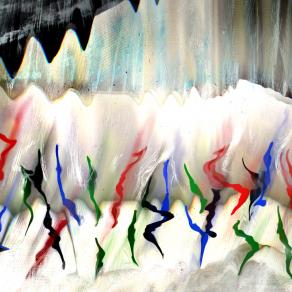 spuntano dalla neve ,spruzzi di colore.