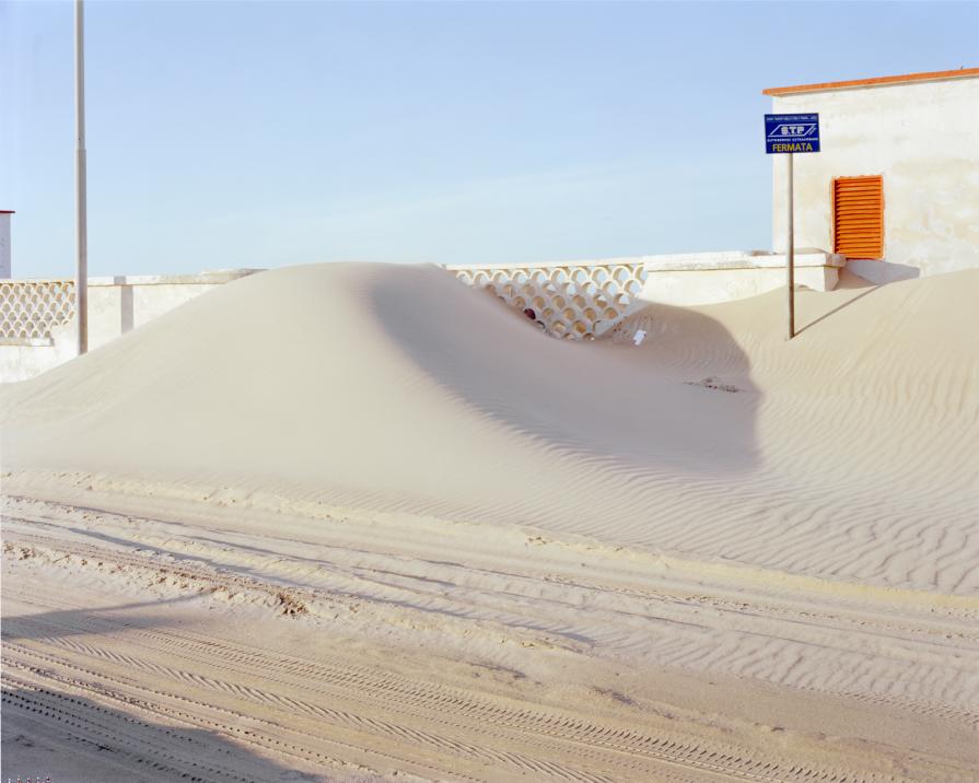 Topografia meridiana #11 - bus stop Topografia meridiana #11 - bus stop