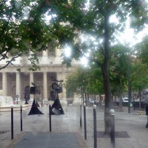 A l'abri dans le bus