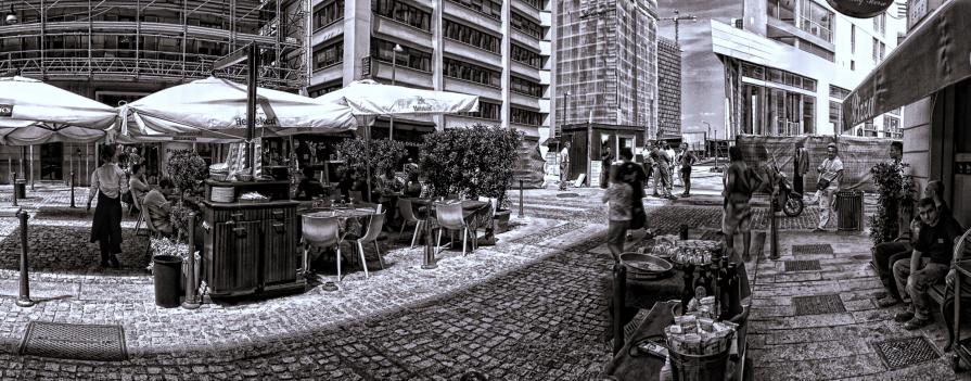 Lunch break of Carpenters 