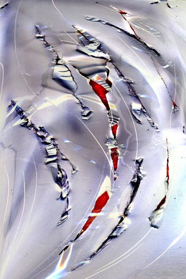 ferito ......maurino sanguina lacrime invisibili ma dense piene di un PERCHE'????