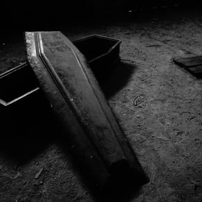 Una Bara abbandonata