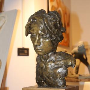 FOTO mostra LA FORMA E LA LUCE NASCOSTA.