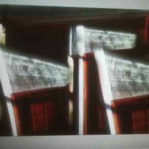 Sventolano tutte le mattine al alba bandiere di luce. 