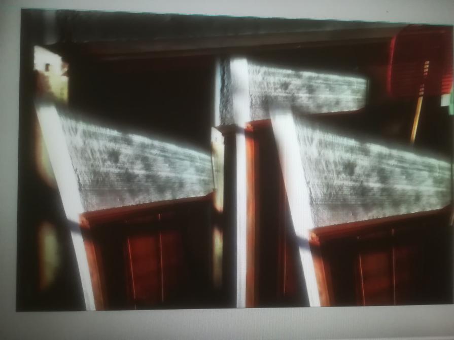 Sventolano tutte le mattine al alba bandiere di luce. 