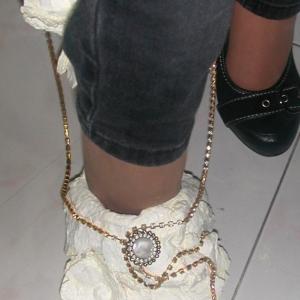 La materia prende forma e teoria del metamorfismo cromatico La materia prende forma e teoria del metamorfismo cromatico