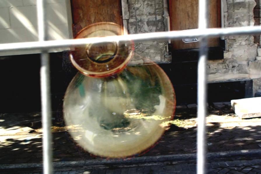 still broken No.3 - on the wrong side...