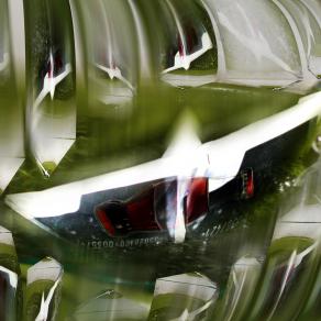 l'hanno raddrizzata. tutto ora si è spento.resta solo il dolore di povera gente 