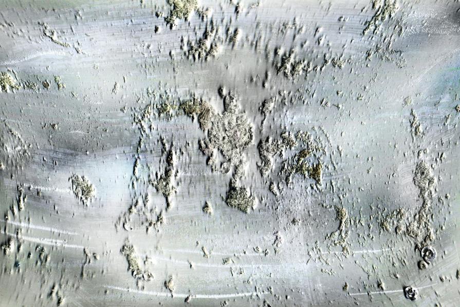 è solo polvere di carta fotografica.triturata.