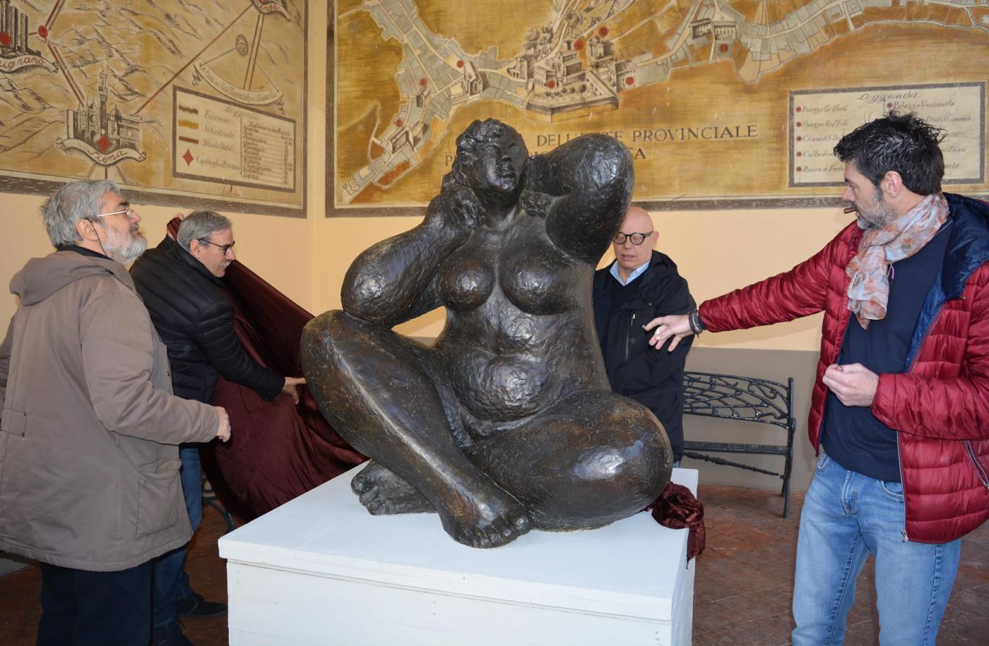 Figura Seduta Figura Seduta