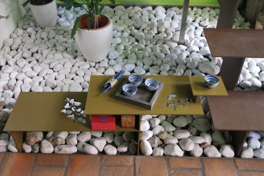 Tavolino per la cerimonia del Tè con seduta kORIN GAFU Tavolino per la cerimonia del Tè con seduta kORIN GAFU