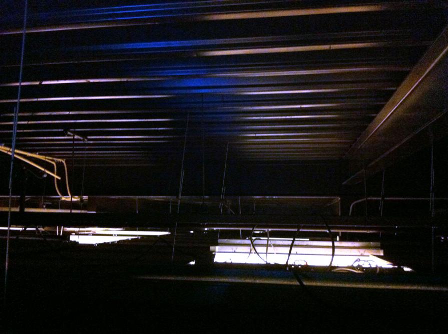 Titel: Hierarchy rules - video Installation. overview part above the ceiling tiles