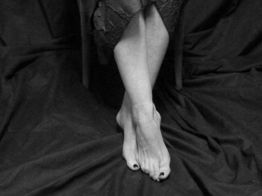 PIEDI D'ARTISTA N. 1. La fotografa Cinzia Battagliola.