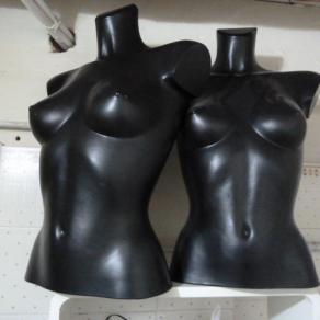 MODENA, 21-05-2013 (il bagno di una boutique).