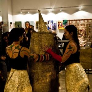 "Patriarchal family in the limelight" "Patriarchal family in the limelight"