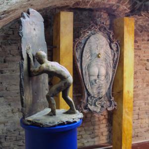 Il Maestro di scultura Denis Raccanelli alla ArteArte di Mantova.