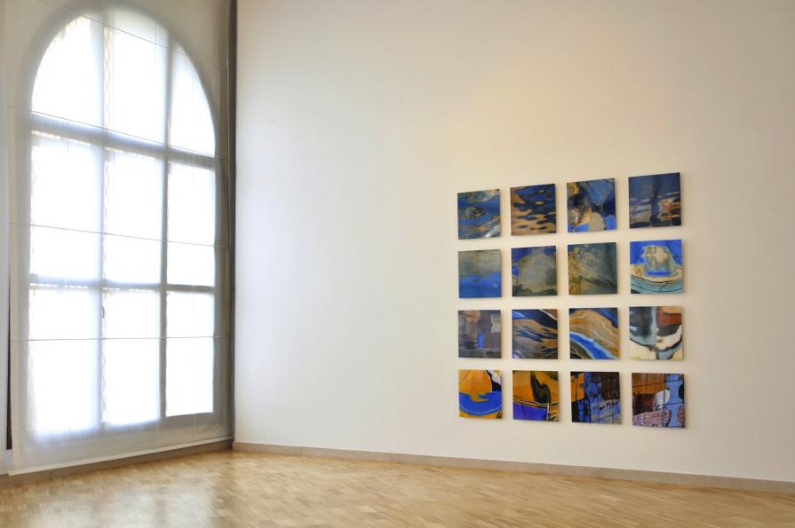 Astrattismo Parallelo x 16 Ocra (allestimento)