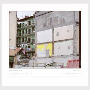 Serie di 3 immagini del paesaggio urbano di Milano con cantieri