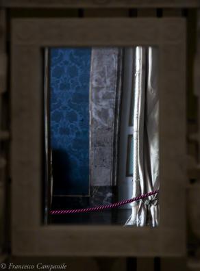 Mirror vacuum - Elogio di un uomo invisibile