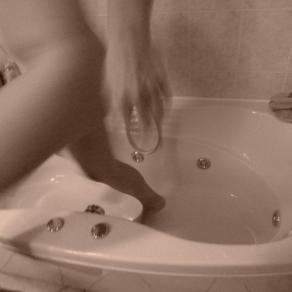 THE BATHROOM, 27-12-2012