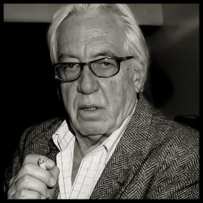 Giuseppe Patroni Griffi / un ritratto fotografico di  Augusto De Luca.(259)