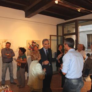 FOTO mostra LA FORMA E LA LUCE NASCOSTA.