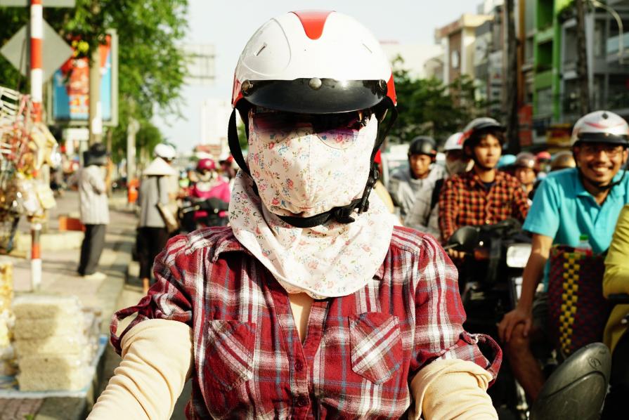Girl with a casual and flowery 
