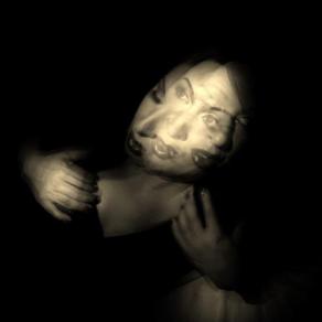 Flussi di genere nel vortice sospeso dell’essere a colloquio con la vita di Claudio Argentiero