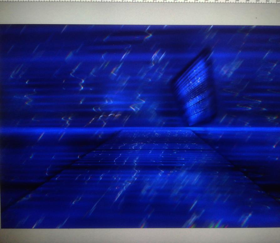 Veleggia nel blu la vela. 