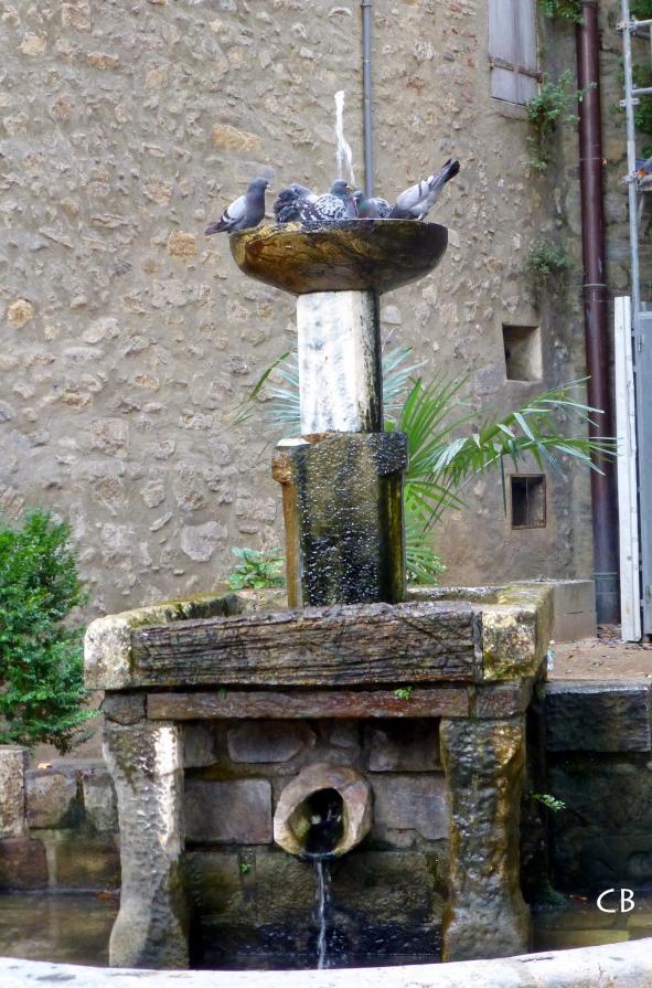 Une fontaine...