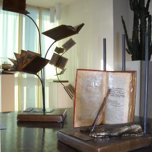 ESPOSIZIONE SCULTURE HOTEL LUX  a MODENA.