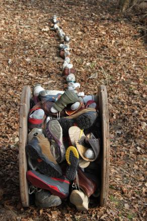 a long long way  (un lungo lungo cammino)