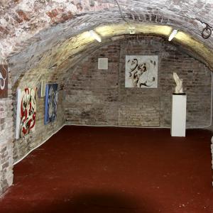 FOTO mostra LA FORMA E LA LUCE NASCOSTA.