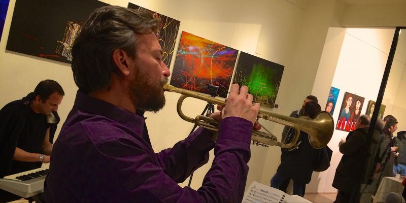 Mostra personale dell'artista Australiana Regina Noakes con Musica Jazz da vivo 