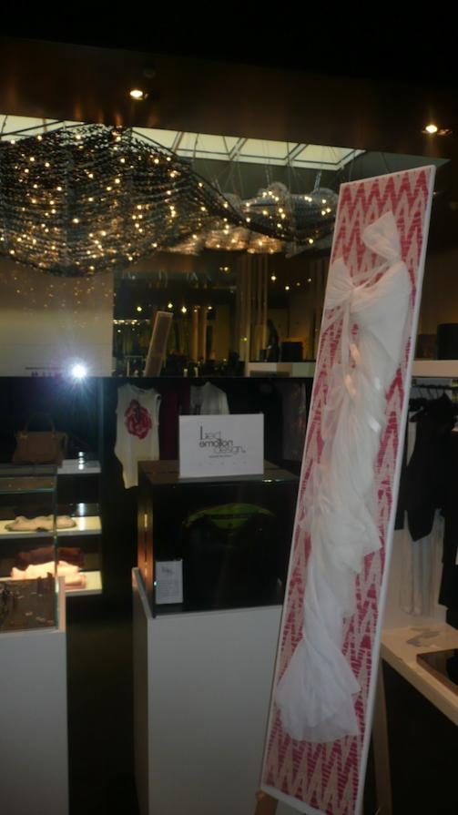 Silhouette in bianco e rosso