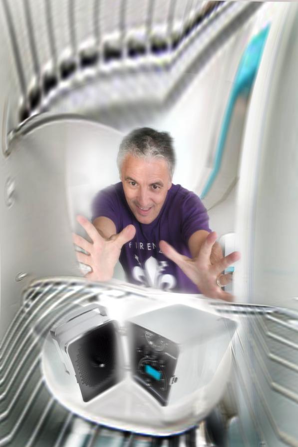 entro in casa, sento una musica che fa' l'eco...brrrrrrrrrrrrr brrrrrrrrrr