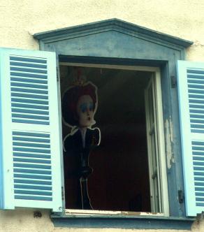 Une femme à sa fenêtre