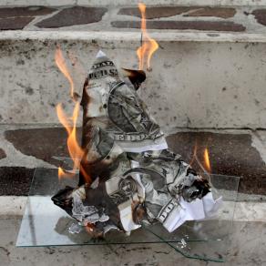 inplodera questa economia.