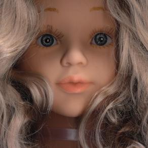 Con lo sguardo fisso su di me