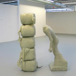 Endemic (dutch: Endemisch) - Sculpture (pur and straw)