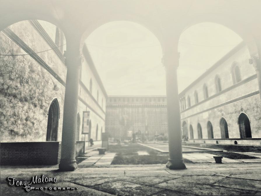 The Castle 1 (Milan New Gothic Series)