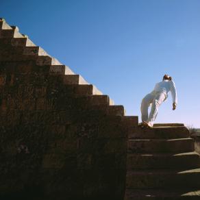 è soltanto un discorso sospeso 4