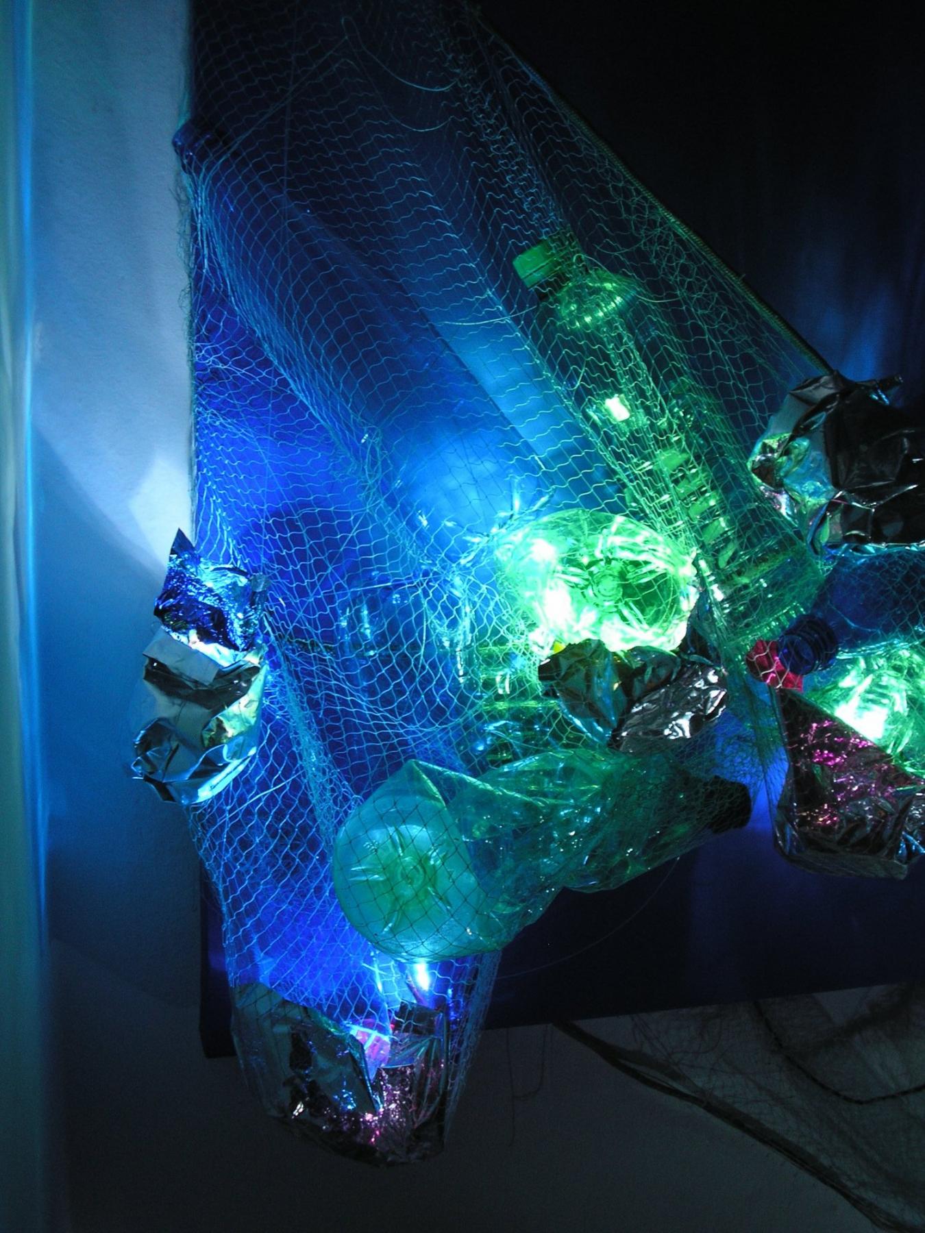 CLICKING THE TERRITORY: WINDOWS OF LIGHTS AND DARKNESS CLICKING THE TERRITORY: WINDOWS OF LIGHTS AND DARKNESS